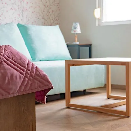 1bdr Flat Close To The Center ستارا زاغورا